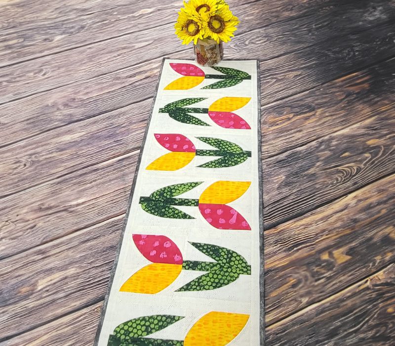 Coming Up Tulips Table Runner - Pattern and video class Pattern GE Designs   